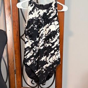 Carmen Marc Valvo Black and White Abstract Swimsuit